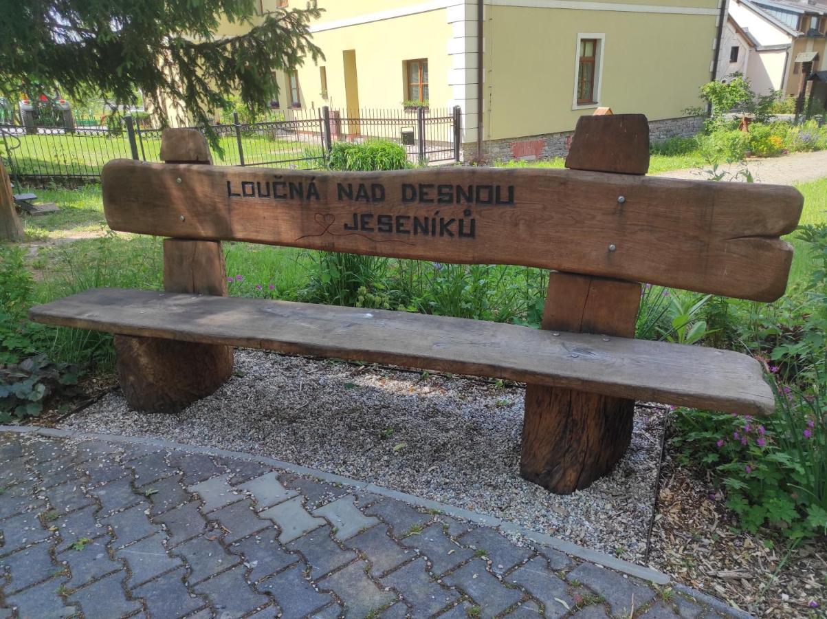 Dobre Misto Appartement Loučná nad Desnou Buitenkant foto